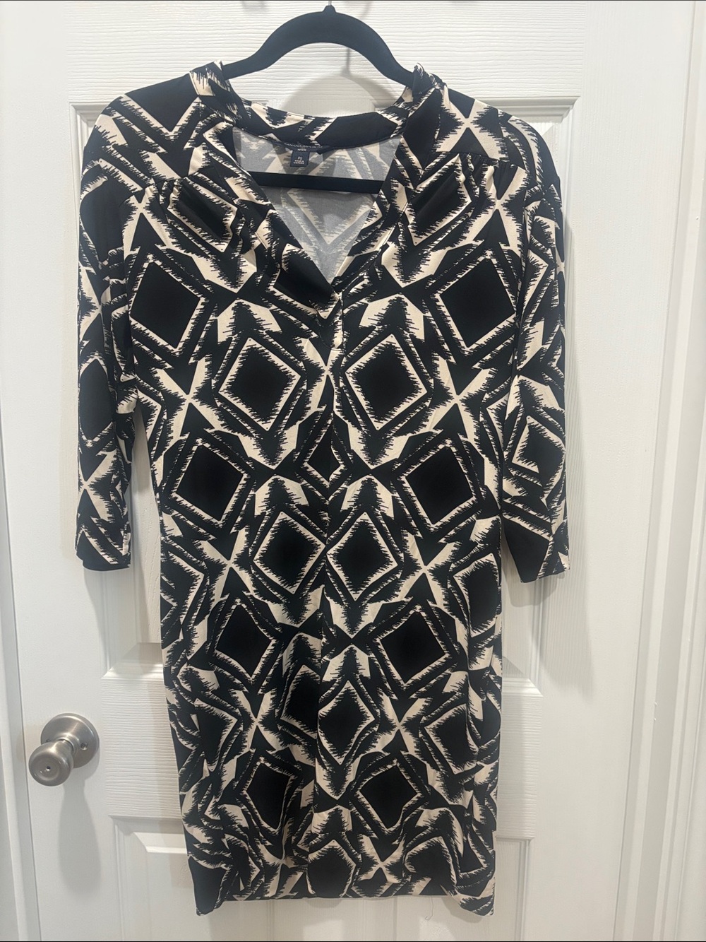 Banana Republic Black & Cream Geometric V-Neck Midi Dress